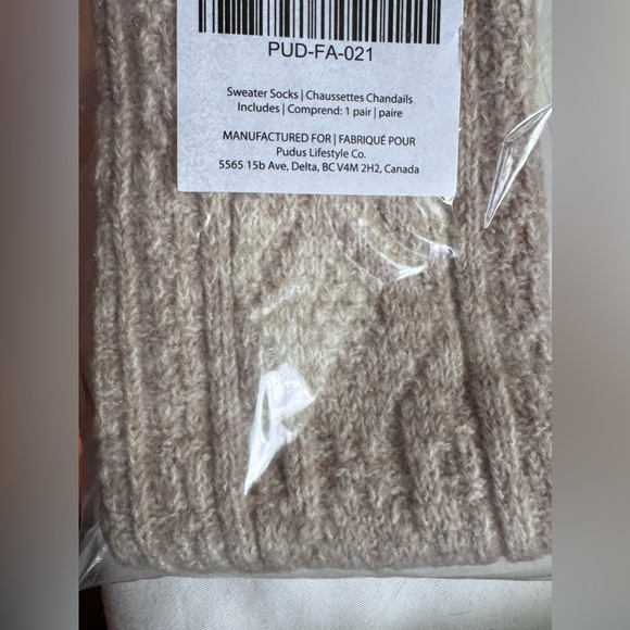 🧦 The One of A Kind Pudus Sweater Cozy Socks - Picture 10 of 13